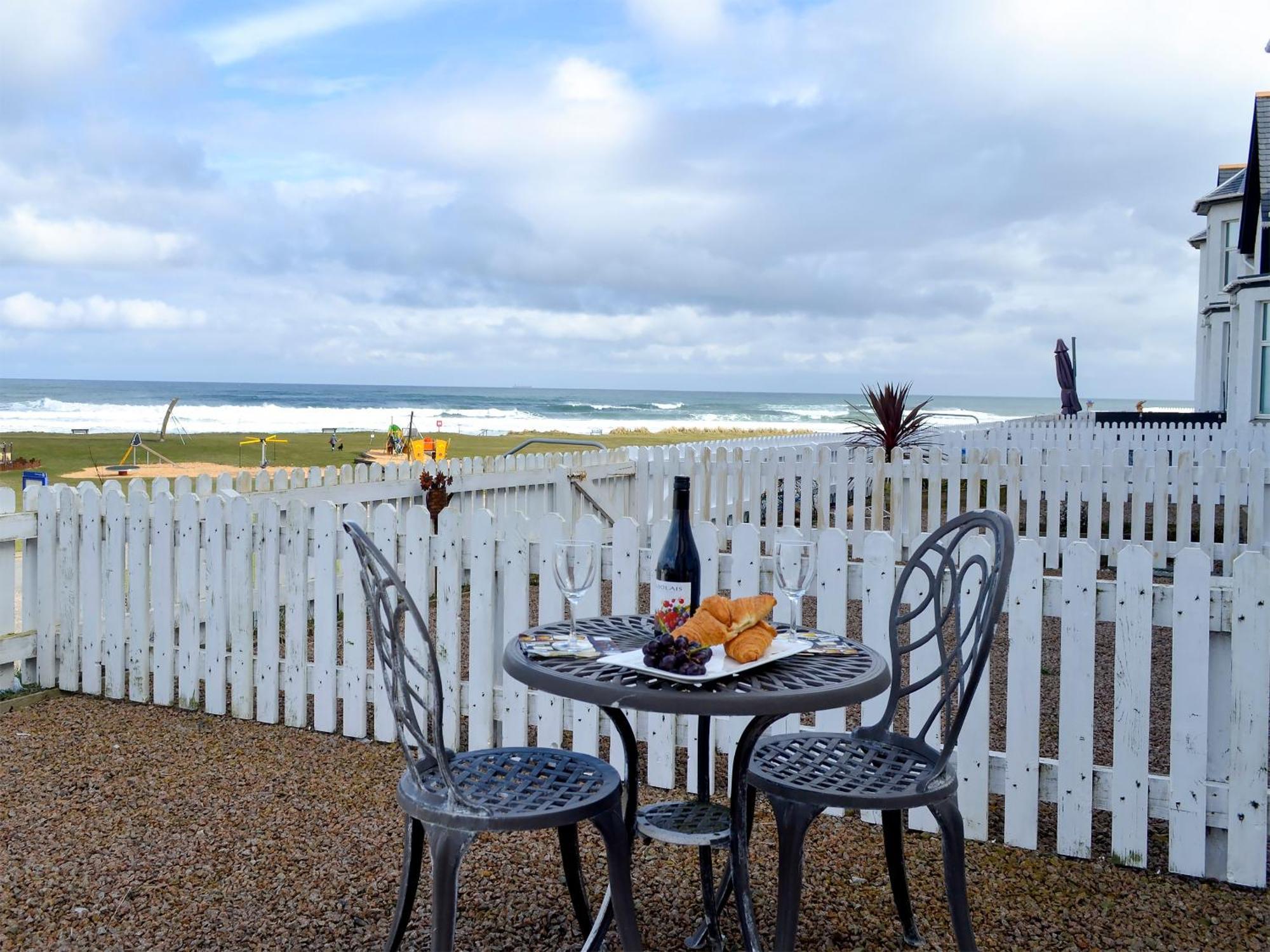 Seascape Villa Whitehills Buitenkant foto